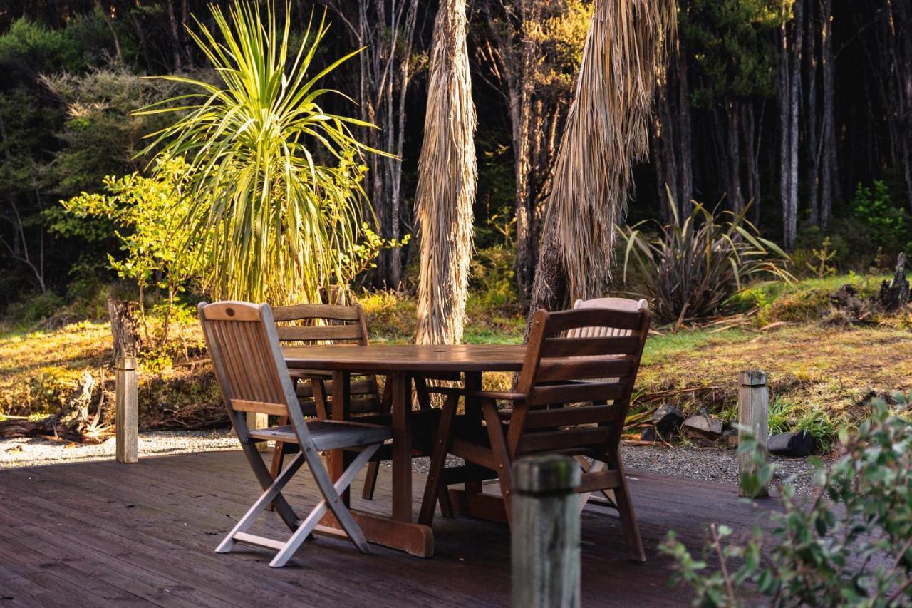 Totara Lodge - Unwind, Relax & Enjoy - Mt Lyford Екстериор снимка